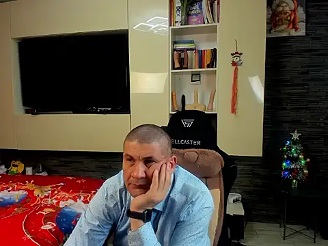 Snapshot of SpartacusDaddy48 chatting on 6, 1, 2026 SpartacusDaddy48 online show from 6, 1, 2026