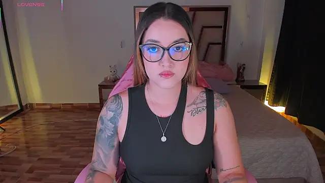 lunaarose online show from 19, 12, 2025