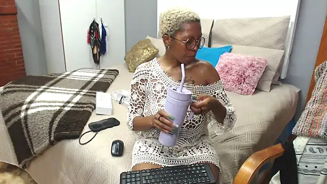 Kay-Tee online show from 9, 10, 2025