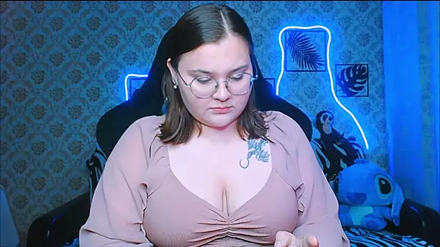 InLoveWithLife26 online show from 5, 10, 2025