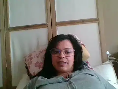 Snapshot of ITALIANASISIXX chatting on 17, 11, 2025 ITALIANASISIXX online show from 17, 11, 2025