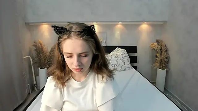Snapshot of Camilla_Kelly chatting on 23, 10, 2025 Camilla Kelly online show from 23, 10, 2025