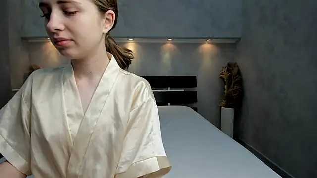 Camilla Kelly online show from 12, 11, 2025