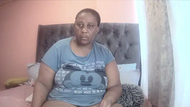 HUGEASSXXXXX online show from 18, 1, 2026