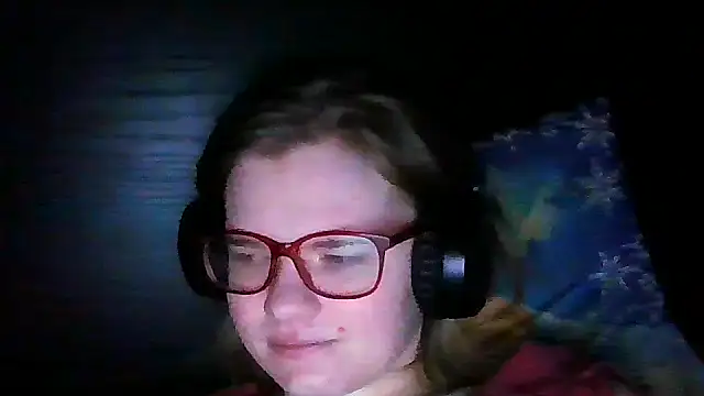 Snapshot of Moonolighta chatting on 7, 11, 2025 Moonolighta online show from 7, 11, 2025