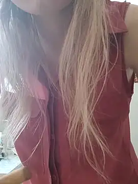 Snapshot of Moonolighta chatting on 10, 11, 2025 Moonolighta online show from 10, 11, 2025