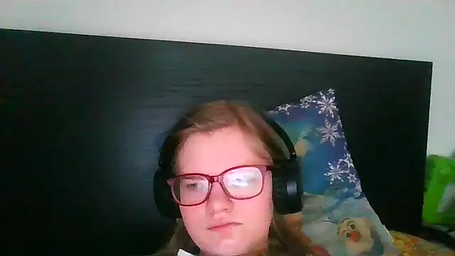 Snapshot of Moonolighta chatting on 1, 2, 2026 Moonolighta online show from 1, 2, 2026