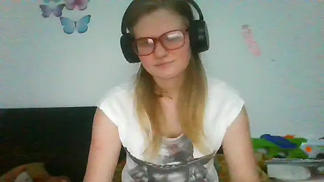 Snapshot of Moonolighta chatting on 2, 3, 2026 Moonolighta online show from 2, 3, 2026