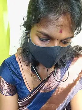 Snapshot of Honey_rosetamil chatting on 18, 7, 2026 Honey rosetamil online show from 18, 7, 2026