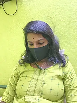 Snapshot of Honey_rosetamil chatting on 2, 8, 2026 Honey rosetamil online show from 2, 8, 2026