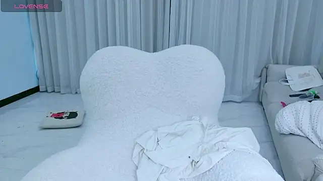 Snapshot of rainybb chatting on 19, 10, 2025 rainybb online show from 19, 10, 2025