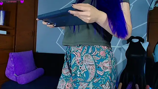 karlamoon23 online show from 4, 7, 2026