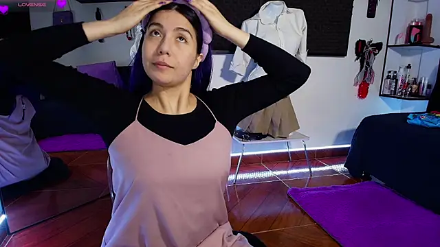 karlamoon23 online show from 30, 7, 2026