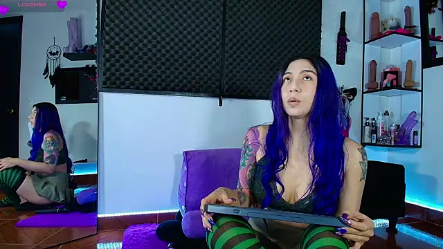 karlamoon23 online show from 7, 8, 2026