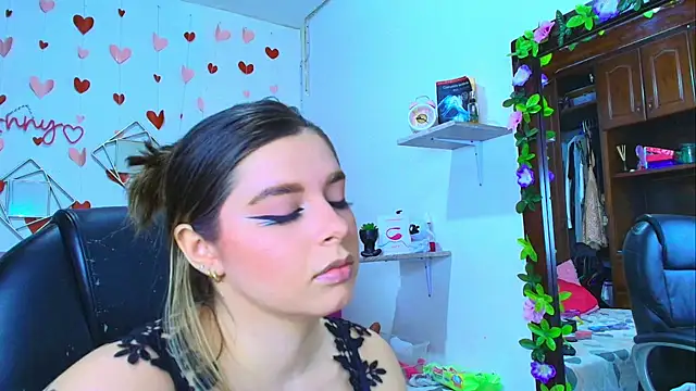 Anny Hurtado online show from 15, 10, 2025