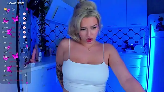 Candy Mur online show from 30, 9, 2025