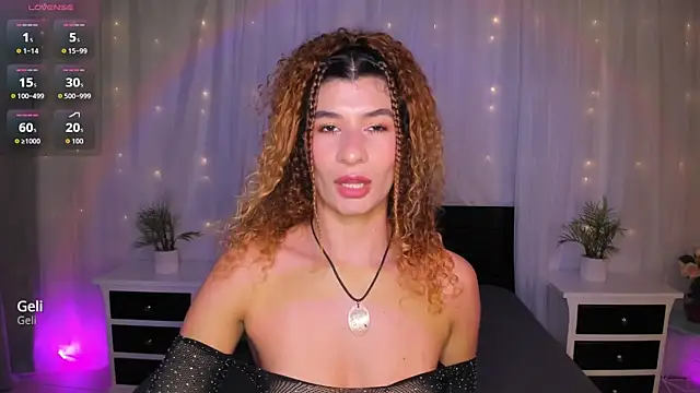 Snapshot of Evolet_Bee chatting on 3, 10, 2025 Evolet Bee online show from 3, 10, 2025