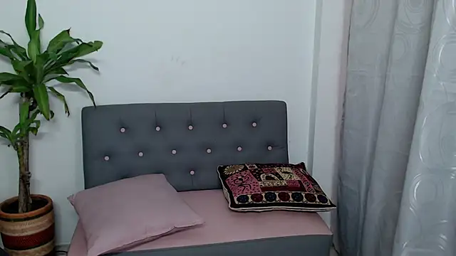 jade nassar online show from 8, 11, 2025