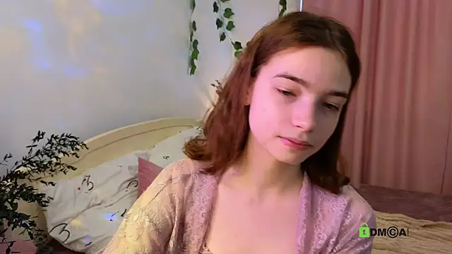 Snapshot of Evi_Brook chatting on 4, 10, 2025 Evi Brook online show from 4, 10, 2025