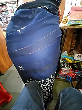 Snapshot of indianhotwife639 chatting on 5, 12, 2025 indianhotwife639 online show from 5, 12, 2025