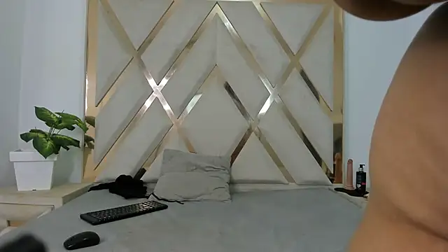 Snapshot of arielasm chatting on 15, 11, 2025 arielasm online show from 15, 11, 2025