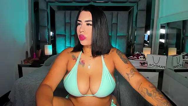 Snapshot of MaddyGray_ chatting on 5, 8, 2026 MaddyGray online show from 5, 8, 2026