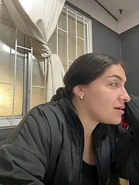 Alyha Cortes online show from 6, 2, 2026