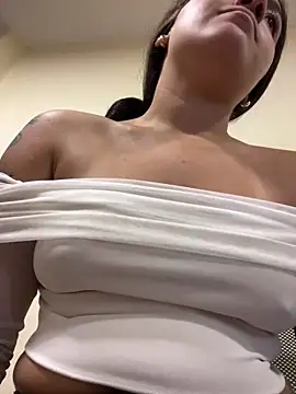 Alyha Cortes online show from 16, 3, 2026