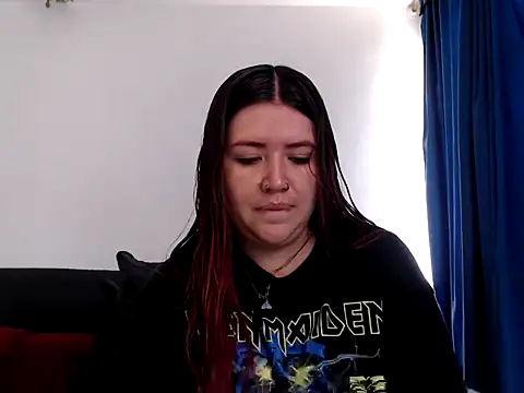 Snapshot of evilheart_69 chatting on 12, 9, 2025 evilheart 69 online show from 12, 9, 2025