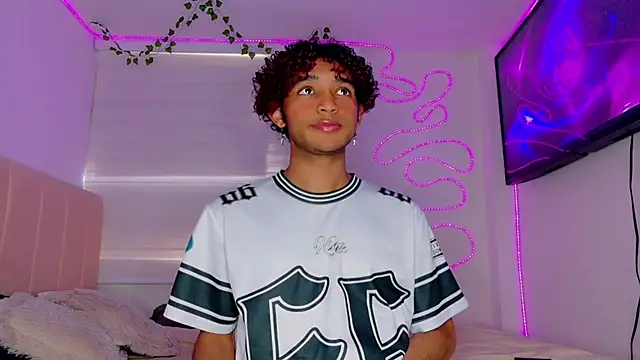 Aaron Wiinter online show from 9, 9, 2025