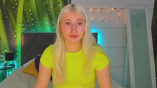 HollyTailors online show from 6, 11, 2025