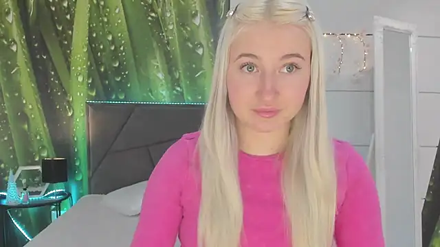 HollyTailors online show from 4, 2, 2026