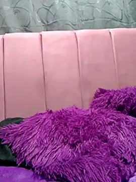 Snapshot of Crissrg4 chatting on 10, 11, 2025 Crissrg4 online show from 10, 11, 2025