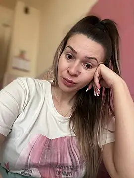 iSelena online show from 19, 3, 2026