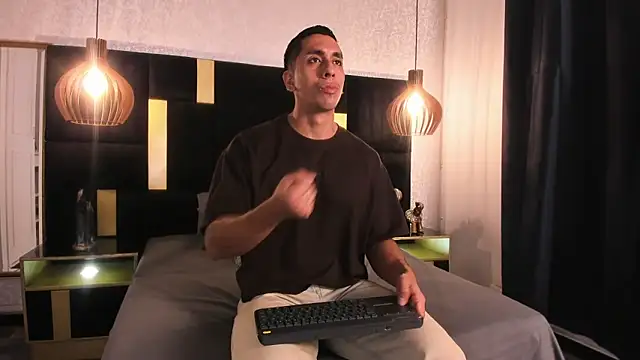 Lucio  Fox online show from 2, 5, 2026
