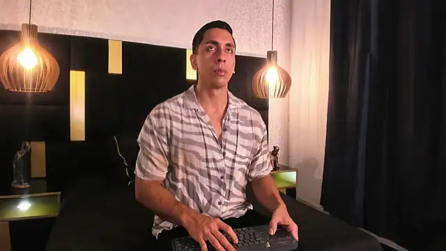 Lucio  Fox online show from 6, 5, 2026