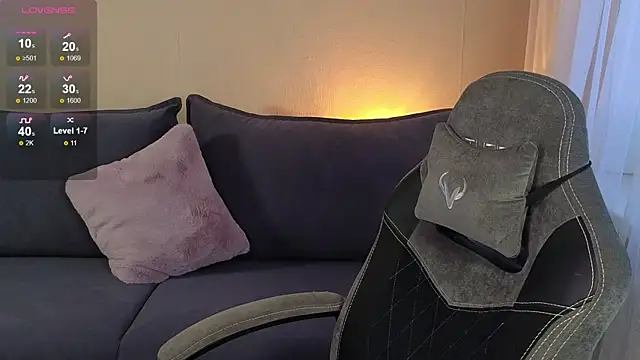 Snapshot of CarolineGuthrie chatting on 12, 9, 2025 CarolineGuthrie online show from 12, 9, 2025