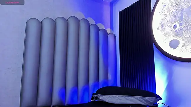  Leohot  online show from 23, 11, 2025