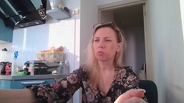 Snapshot of Sweetmurrr chatting on 20, 6, 2026 Sweetmurrr online show from 20, 6, 2026