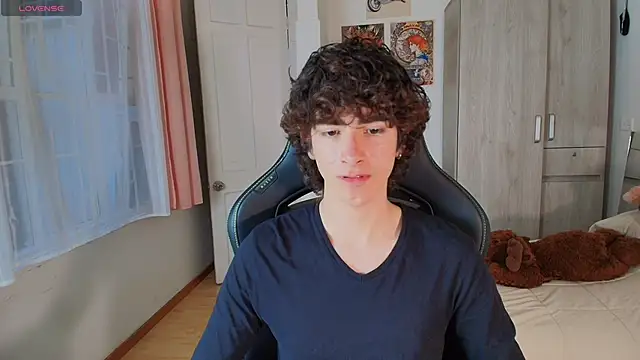 Nude Boy18 online show from 3, 12, 2025
