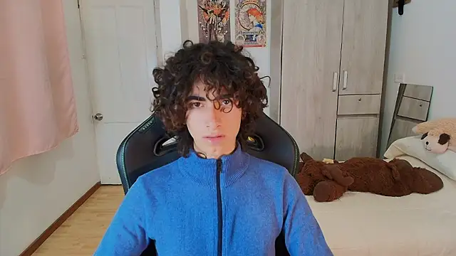 Nude Boy18 online show from 17, 3, 2026
