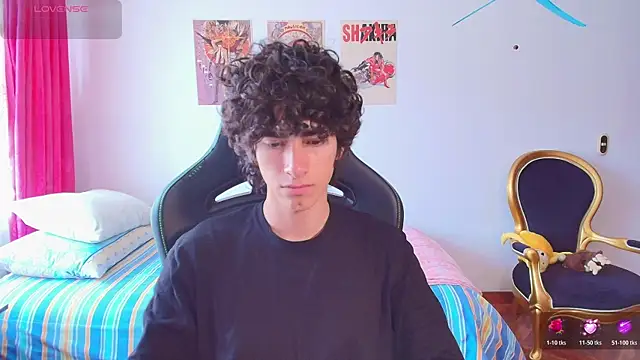 Nude Boy18 online show from 1, 8, 2026