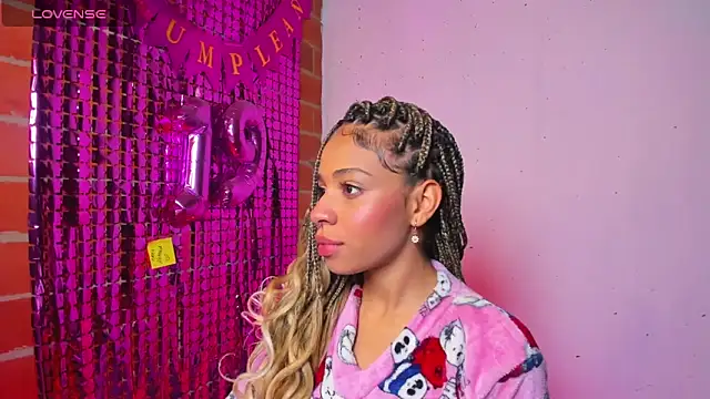 yumi hanna online show from 3, 10, 2025