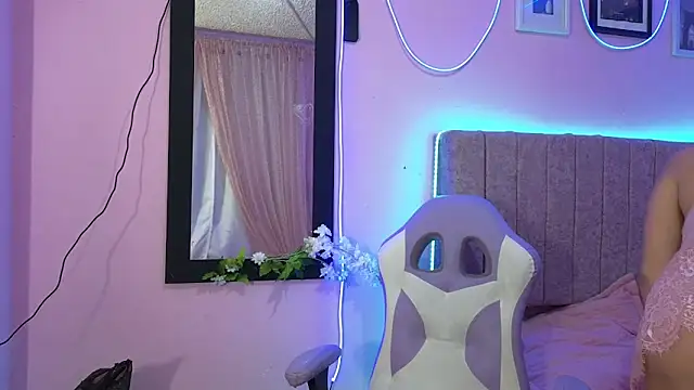 MiSofialeal online show from 23, 9, 2025