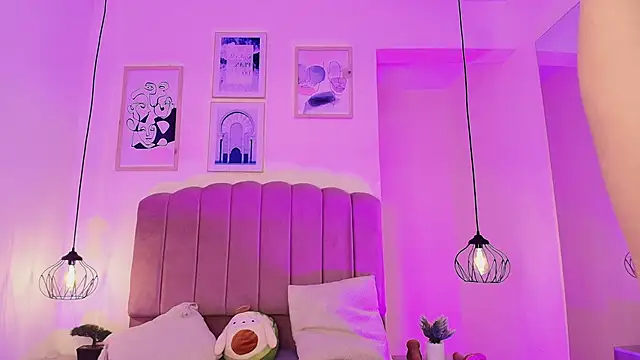 Isabelgh  online show from 26, 10, 2025