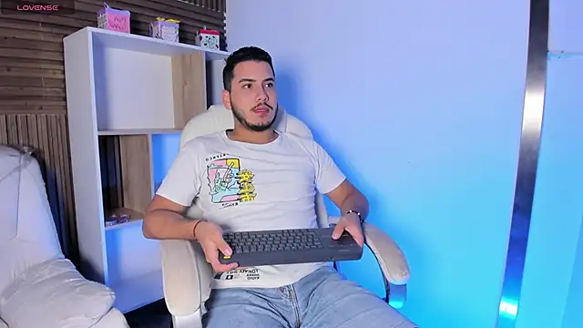 Axel grey  online show from 7, 10, 2025