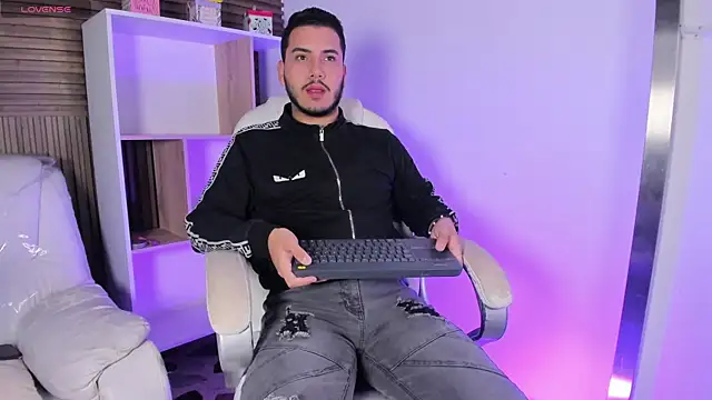 Axel grey  online show from 10, 10, 2025