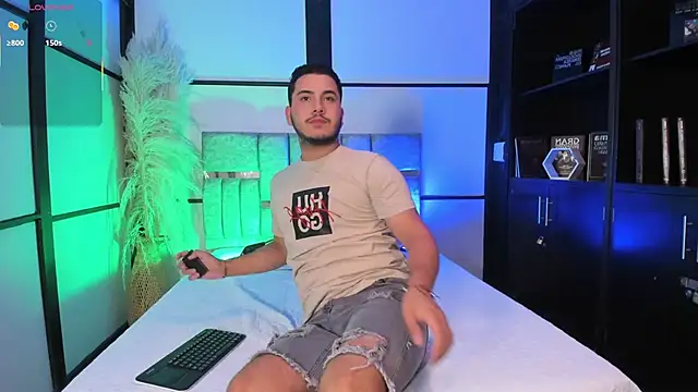 Axel grey  online show from 22, 12, 2025