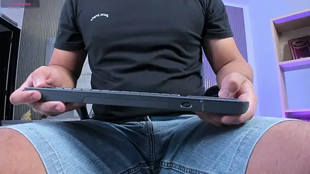 Axel grey  online show from 27, 2, 2026