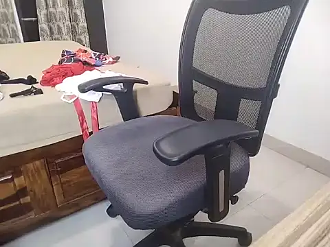 Cynthia011 online show from 2, 10, 2025